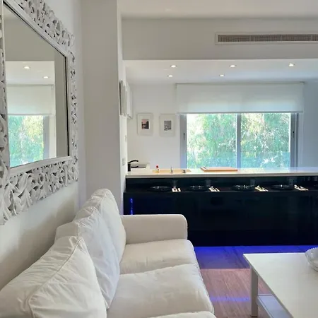 Kyma Deluxe Sea Front Apartment Limassol